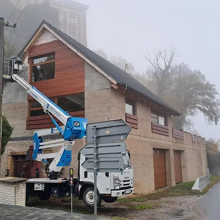 Párty Haus Pod Milešovkou Villa *